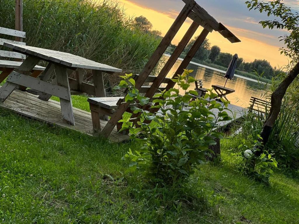 Domek Nad Jeziorem Myślibórz Kültér fotó